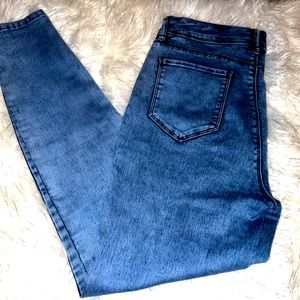 GUESS High Waist Skinny Jeans- Tahiana Fit